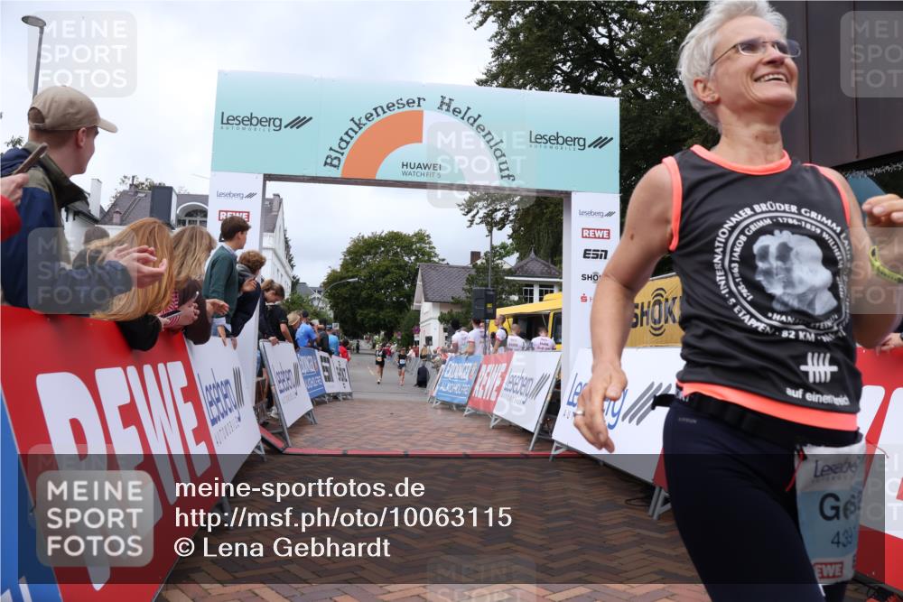 30.08.2026 - Blankeneser Heldenlauf Lena Gebhardt http://msf.ph/oto/10063115 30.08.2026 12:35:35 Ziel 4123, 4360, 4391 meine-sportfotos.de