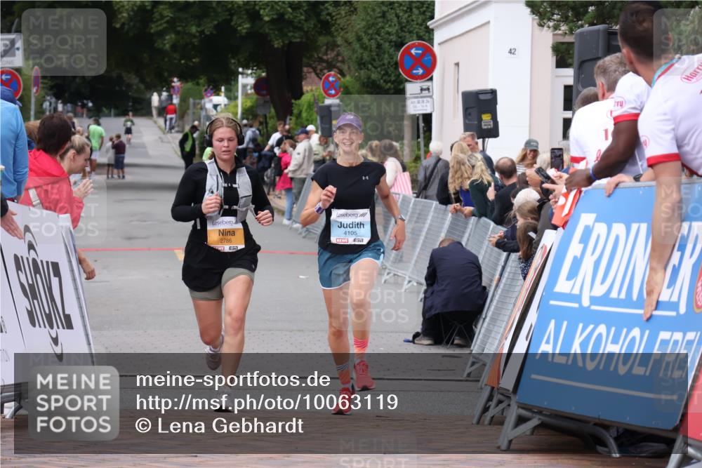 30.08.2026 - Blankeneser Heldenlauf Lena Gebhardt http://msf.ph/oto/10063119 30.08.2026 12:35:39 Ziel 2786, 4105, 4360, 4391 meine-sportfotos.de