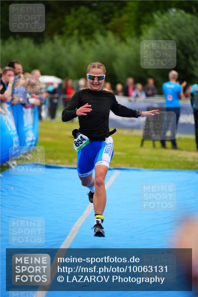30.08.2026 - Elbe Triathlon Hamburg LAZAROV Photography http://msf.ph/oto/10063131 30.08.2026 11:52:34 Ziel 854 meine-sportfotos.de