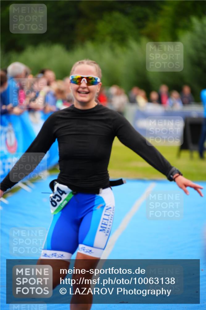 30.08.2026 - Elbe Triathlon Hamburg LAZAROV Photography http://msf.ph/oto/10063138 30.08.2026 11:52:35 Ziel 854 meine-sportfotos.de