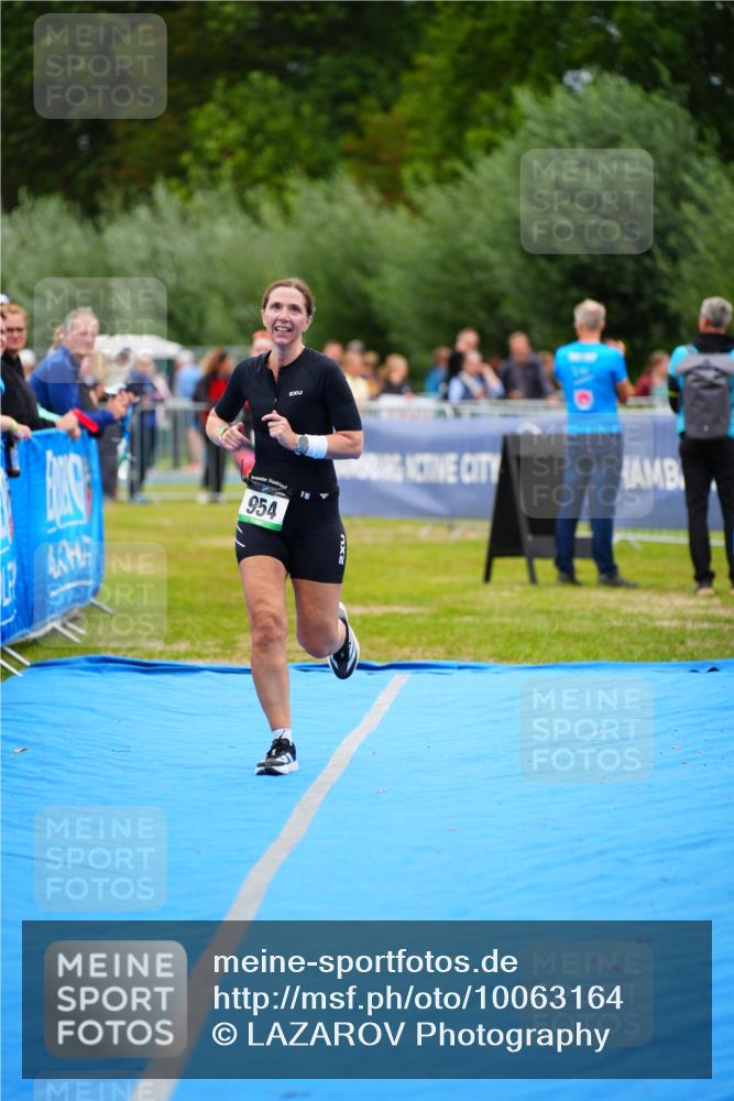 30.08.2026 - Elbe Triathlon Hamburg LAZAROV Photography http://msf.ph/oto/10063164 30.08.2026 11:53:22 Ziel 891, 902, 954 meine-sportfotos.de