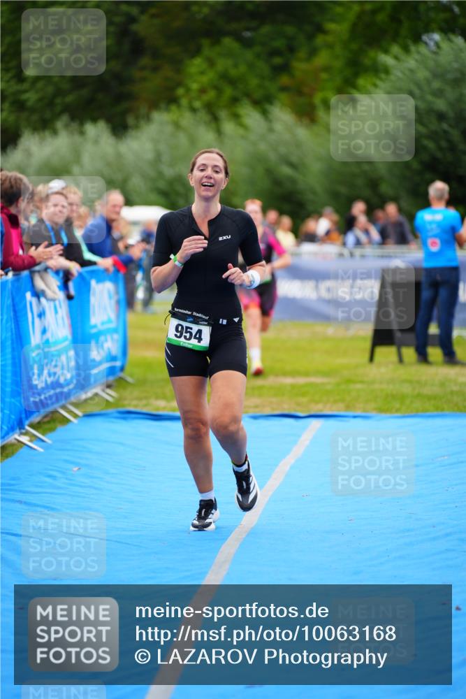 30.08.2026 - Elbe Triathlon Hamburg LAZAROV Photography http://msf.ph/oto/10063168 30.08.2026 11:53:22 Ziel 891, 902, 954 meine-sportfotos.de