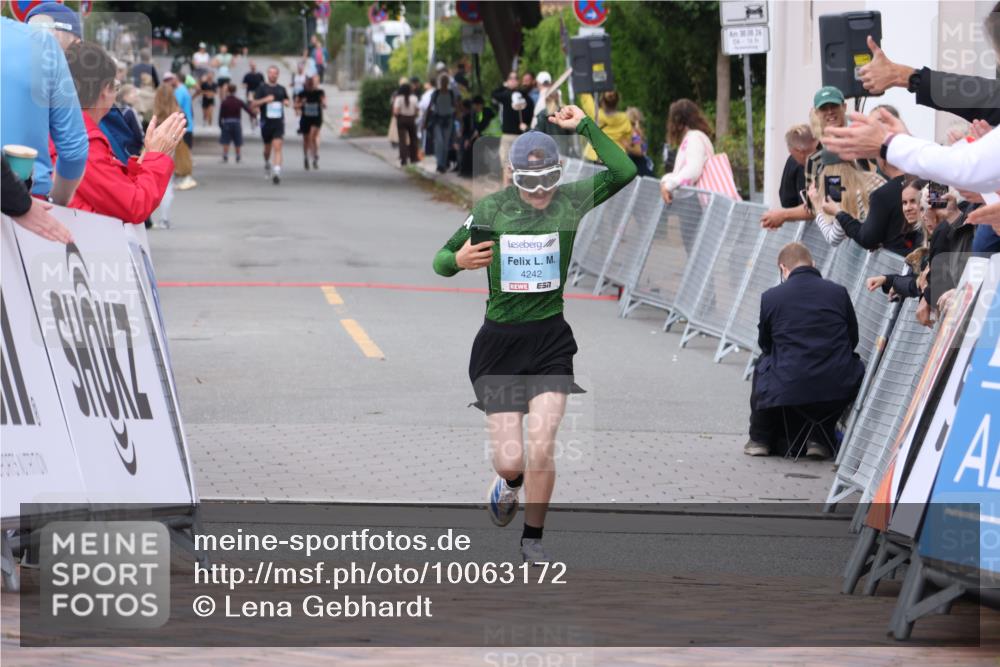 30.08.2026 - Blankeneser Heldenlauf Lena Gebhardt http://msf.ph/oto/10063172 30.08.2026 12:36:26 Ziel 4242 meine-sportfotos.de