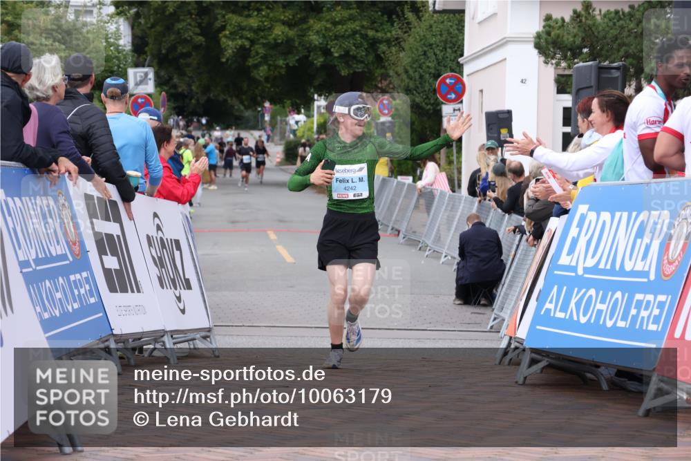 30.08.2026 - Blankeneser Heldenlauf Lena Gebhardt http://msf.ph/oto/10063179 30.08.2026 12:36:27 Ziel 4242 meine-sportfotos.de