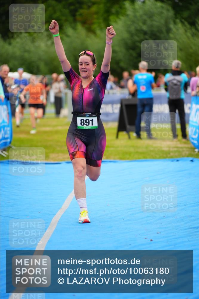 30.08.2026 - Elbe Triathlon Hamburg LAZAROV Photography http://msf.ph/oto/10063180 30.08.2026 11:53:26 Ziel 876, 891, 902, 954 meine-sportfotos.de