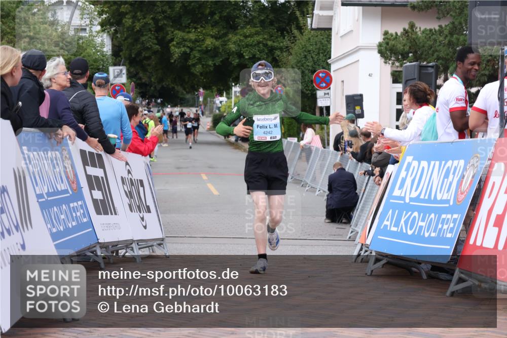 30.08.2026 - Blankeneser Heldenlauf Lena Gebhardt http://msf.ph/oto/10063183 30.08.2026 12:36:28 Ziel 4242 meine-sportfotos.de