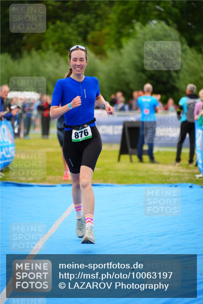 30.08.2026 - Elbe Triathlon Hamburg LAZAROV Photography http://msf.ph/oto/10063197 30.08.2026 11:53:33 Ziel 876, 902, 1426 meine-sportfotos.de