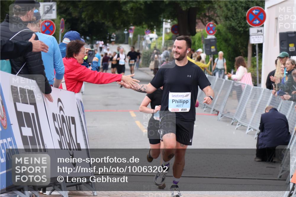 30.08.2026 - Blankeneser Heldenlauf Lena Gebhardt http://msf.ph/oto/10063202 30.08.2026 12:36:47 Ziel 4077, 4153 meine-sportfotos.de