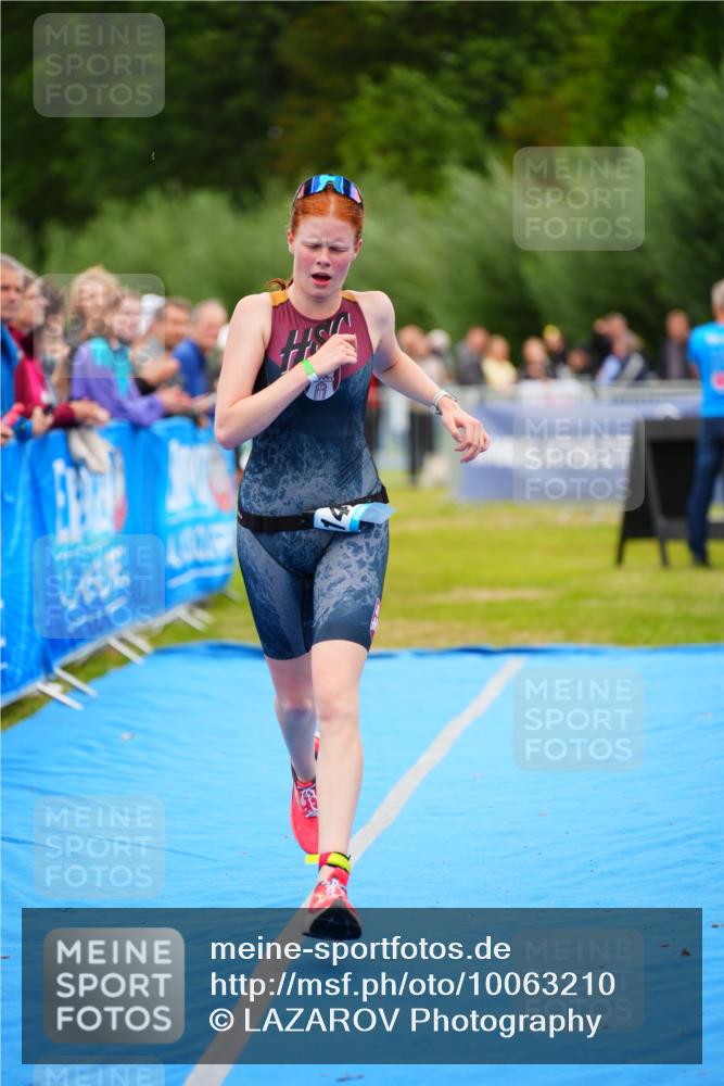 30.08.2026 - Elbe Triathlon Hamburg LAZAROV Photography http://msf.ph/oto/10063210 30.08.2026 11:53:36 Ziel 876, 1291, 1426 meine-sportfotos.de