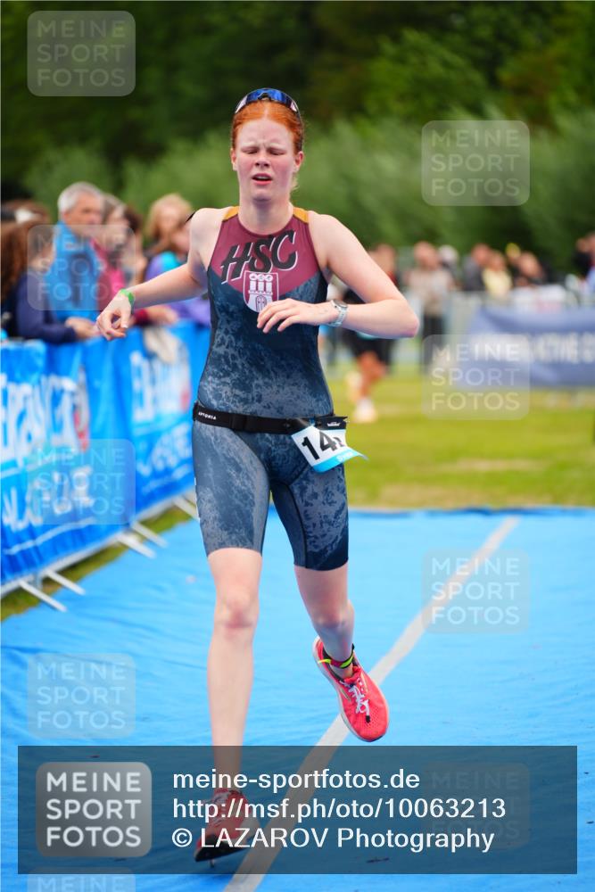 30.08.2026 - Elbe Triathlon Hamburg LAZAROV Photography http://msf.ph/oto/10063213 30.08.2026 11:53:36 Ziel 876, 1291, 1426 meine-sportfotos.de