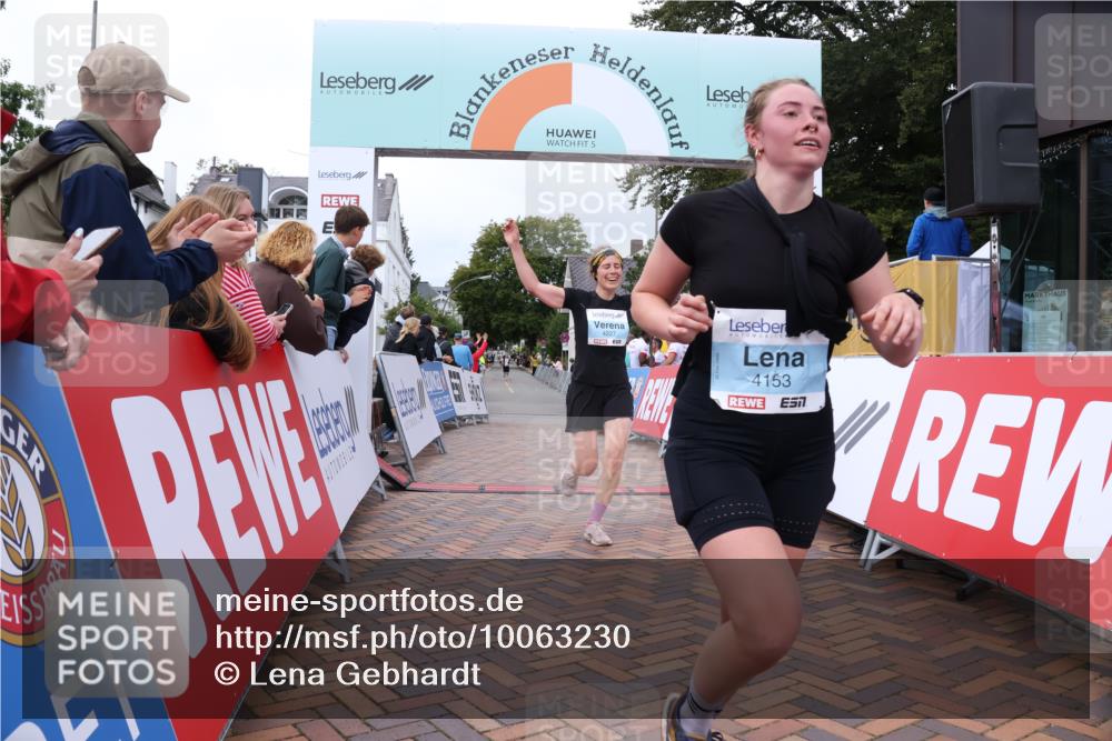 30.08.2026 - Blankeneser Heldenlauf Lena Gebhardt http://msf.ph/oto/10063230 30.08.2026 12:36:53 Ziel 4077, 4153, 4227 meine-sportfotos.de