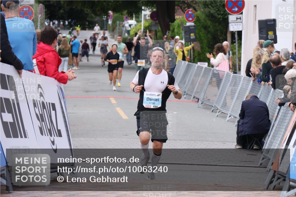 30.08.2026 - Blankeneser Heldenlauf Lena Gebhardt http://msf.ph/oto/10063240 30.08.2026 12:37:01 Ziel  meine-sportfotos.de