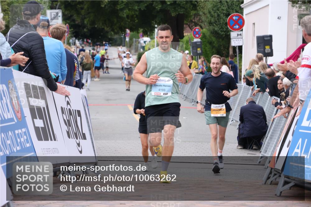 30.08.2026 - Blankeneser Heldenlauf Lena Gebhardt http://msf.ph/oto/10063262 30.08.2026 12:37:14 Ziel 4166, 4193 meine-sportfotos.de