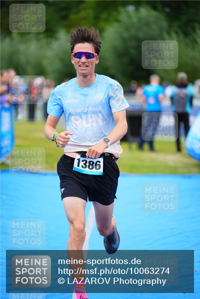 30.08.2026 - Elbe Triathlon Hamburg LAZAROV Photography http://msf.ph/oto/10063274 30.08.2026 11:54:13 Ziel 1386 meine-sportfotos.de