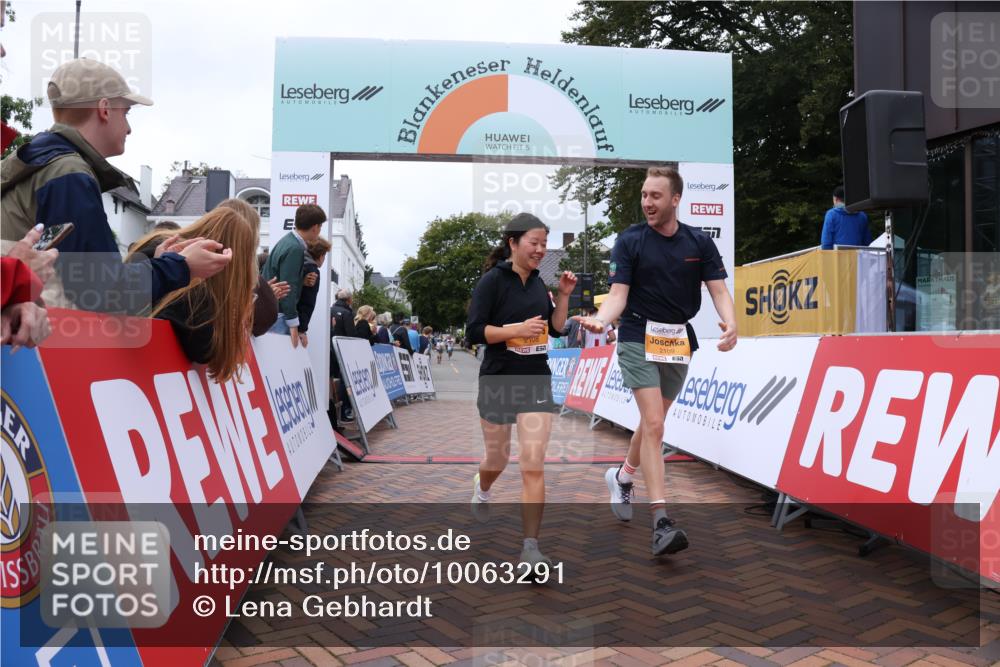 30.08.2026 - Blankeneser Heldenlauf Lena Gebhardt http://msf.ph/oto/10063291 30.08.2026 12:37:22 Ziel 2108, 2109, 4193 meine-sportfotos.de