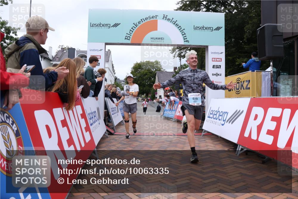 30.08.2026 - Blankeneser Heldenlauf Lena Gebhardt http://msf.ph/oto/10063335 30.08.2026 12:37:41 Ziel 2084, 4239, 4257 meine-sportfotos.de