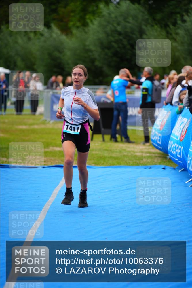 30.08.2026 - Elbe Triathlon Hamburg LAZAROV Photography http://msf.ph/oto/10063376 30.08.2026 11:55:18 Ziel 1411 meine-sportfotos.de