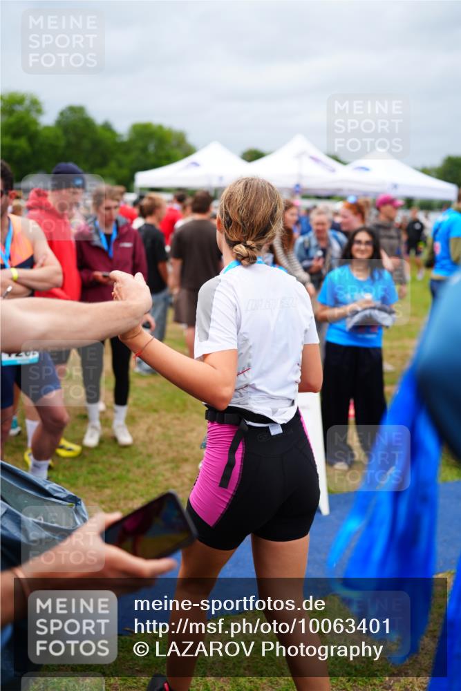 30.08.2026 - Elbe Triathlon Hamburg LAZAROV Photography http://msf.ph/oto/10063401 30.08.2026 11:55:28 Ziel 1343 meine-sportfotos.de