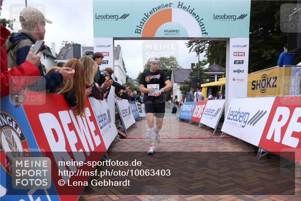30.08.2026 - Blankeneser Heldenlauf Lena Gebhardt http://msf.ph/oto/10063403 30.08.2026 12:38:09 Ziel 4288, 4406, 4474 meine-sportfotos.de