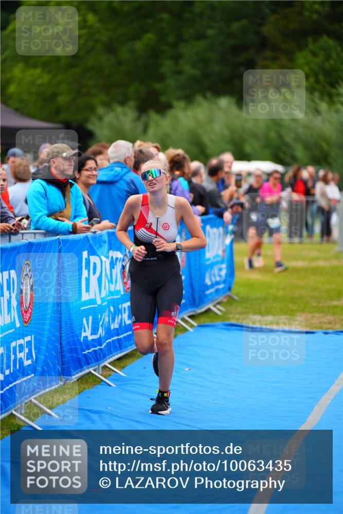 30.08.2026 - Elbe Triathlon Hamburg LAZAROV Photography http://msf.ph/oto/10063435 30.08.2026 11:55:49 Ziel 1423, 1507 meine-sportfotos.de