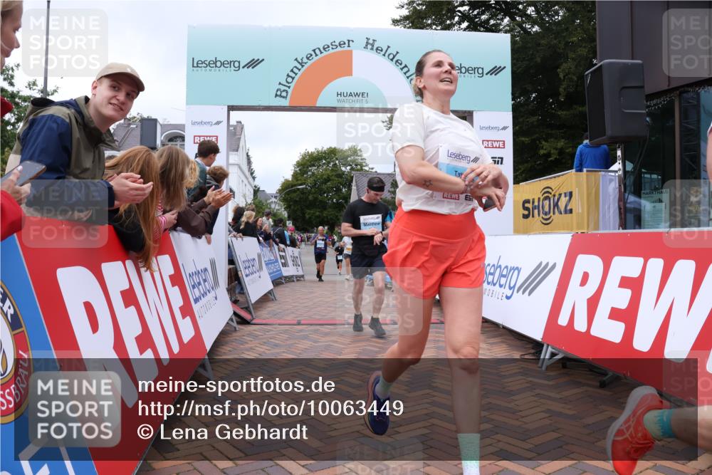 30.08.2026 - Blankeneser Heldenlauf Lena Gebhardt http://msf.ph/oto/10063449 30.08.2026 12:38:19 Ziel 4028, 4151, 4235, 4288, 4475 meine-sportfotos.de