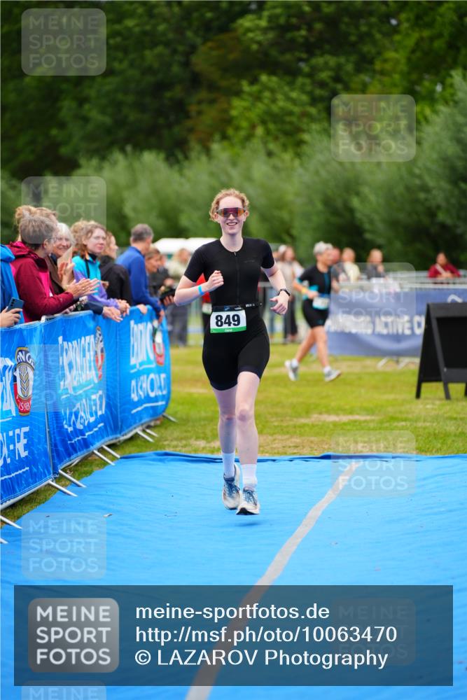 30.08.2026 - Elbe Triathlon Hamburg LAZAROV Photography http://msf.ph/oto/10063470 30.08.2026 11:56:05 Ziel 849 meine-sportfotos.de