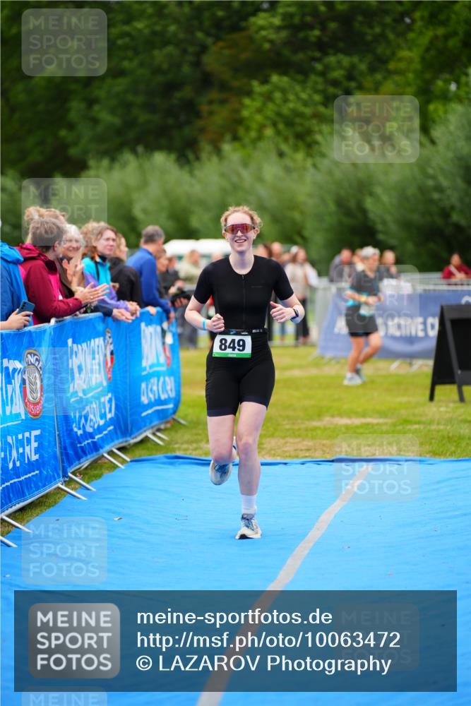 30.08.2026 - Elbe Triathlon Hamburg LAZAROV Photography http://msf.ph/oto/10063472 30.08.2026 11:56:06 Ziel 849, 957 meine-sportfotos.de