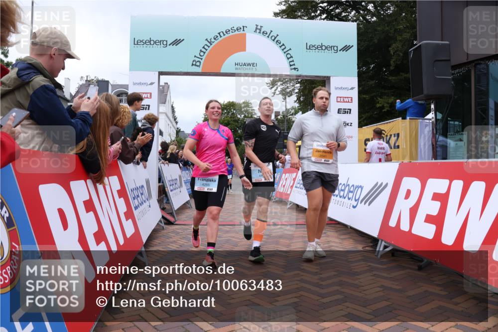 30.08.2026 - Blankeneser Heldenlauf Lena Gebhardt http://msf.ph/oto/10063483 30.08.2026 12:38:27 Ziel 2041, 4133, 4151, 4235, 4265, 4447 meine-sportfotos.de