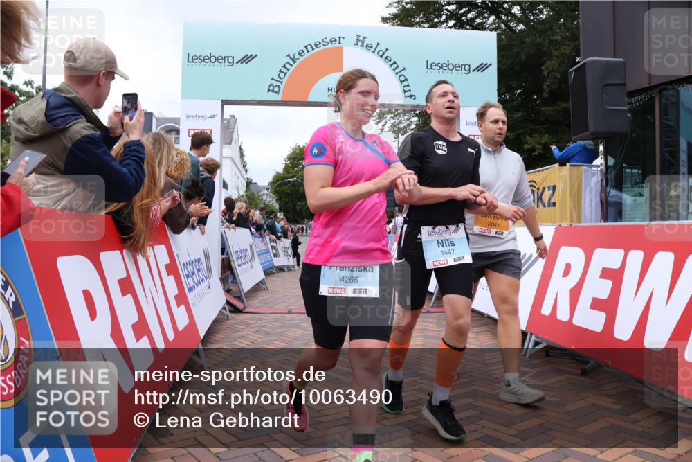 30.08.2026 - Blankeneser Heldenlauf Lena Gebhardt http://msf.ph/oto/10063490 30.08.2026 12:38:27 Ziel 2041, 4133, 4151, 4235, 4265, 4447 meine-sportfotos.de