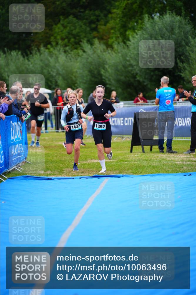 30.08.2026 - Elbe Triathlon Hamburg LAZAROV Photography http://msf.ph/oto/10063496 30.08.2026 11:56:23 Ziel 1174, 1392, 1432 meine-sportfotos.de