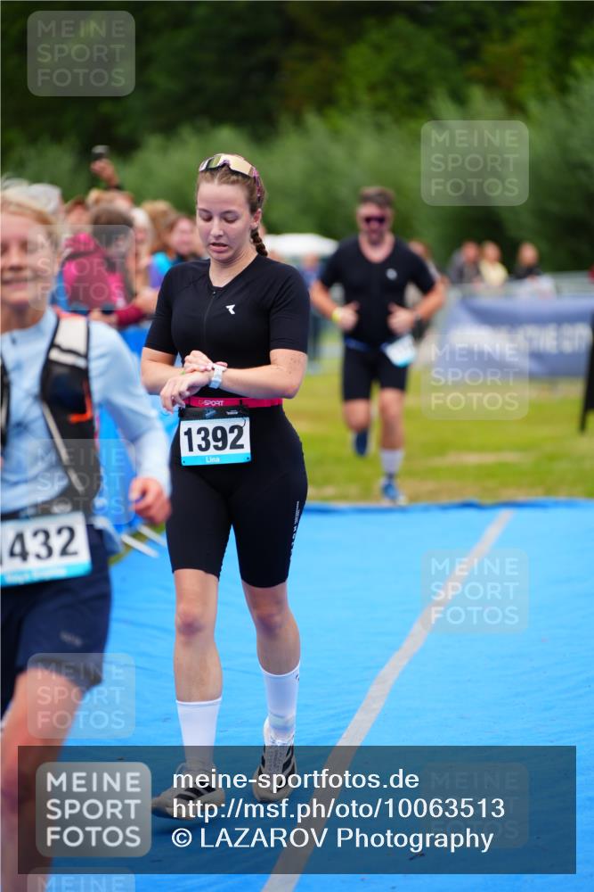 30.08.2026 - Elbe Triathlon Hamburg LAZAROV Photography http://msf.ph/oto/10063513 30.08.2026 11:56:27 Ziel 1174, 1392, 1432 meine-sportfotos.de