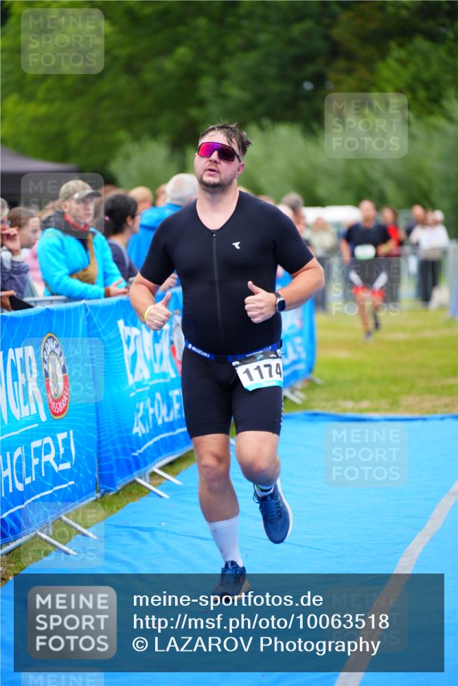 30.08.2026 - Elbe Triathlon Hamburg LAZAROV Photography http://msf.ph/oto/10063518 30.08.2026 11:56:29 Ziel 1174, 1392, 1432 meine-sportfotos.de