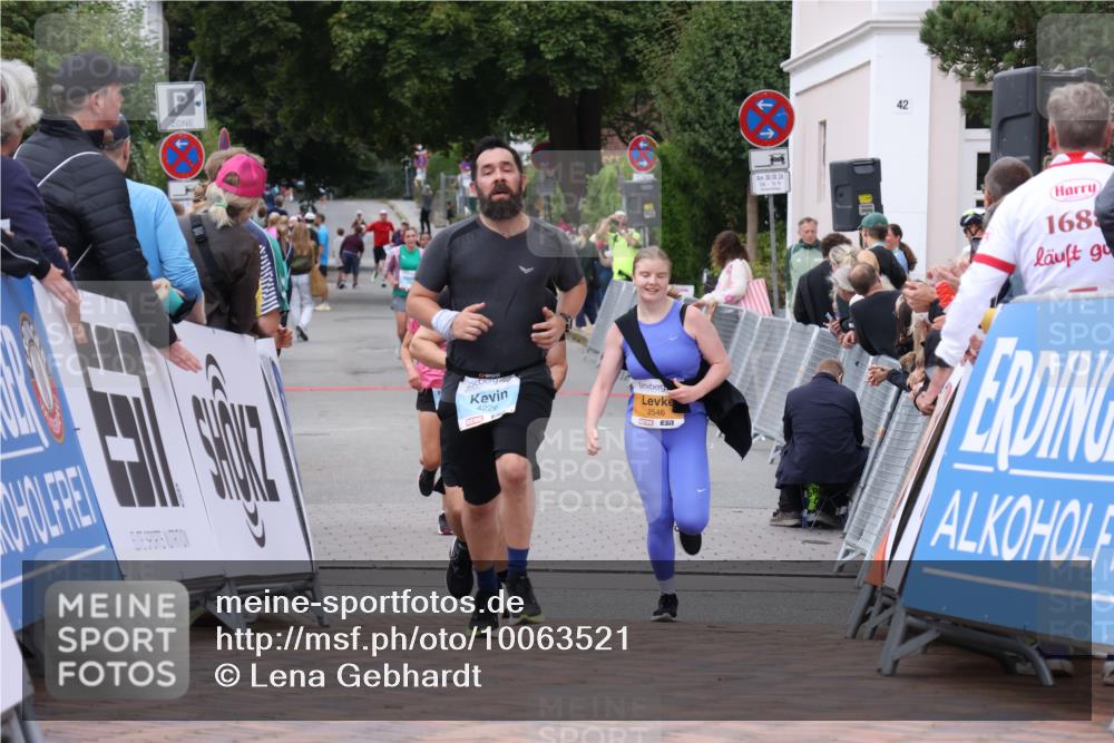 30.08.2026 - Blankeneser Heldenlauf Lena Gebhardt http://msf.ph/oto/10063521 30.08.2026 12:38:50 Ziel 2399, 2546, 4226 meine-sportfotos.de