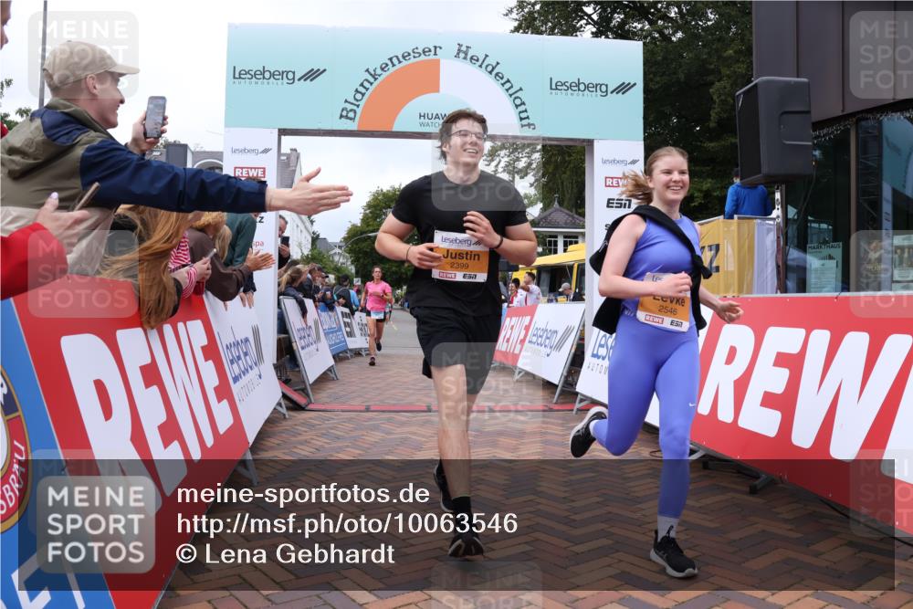 30.08.2026 - Blankeneser Heldenlauf Lena Gebhardt http://msf.ph/oto/10063546 30.08.2026 12:38:56 Ziel 2399, 2546, 4226, 4279 meine-sportfotos.de