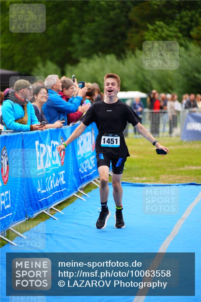 30.08.2026 - Elbe Triathlon Hamburg LAZAROV Photography http://msf.ph/oto/10063558 30.08.2026 11:57:01 Ziel 1451 meine-sportfotos.de