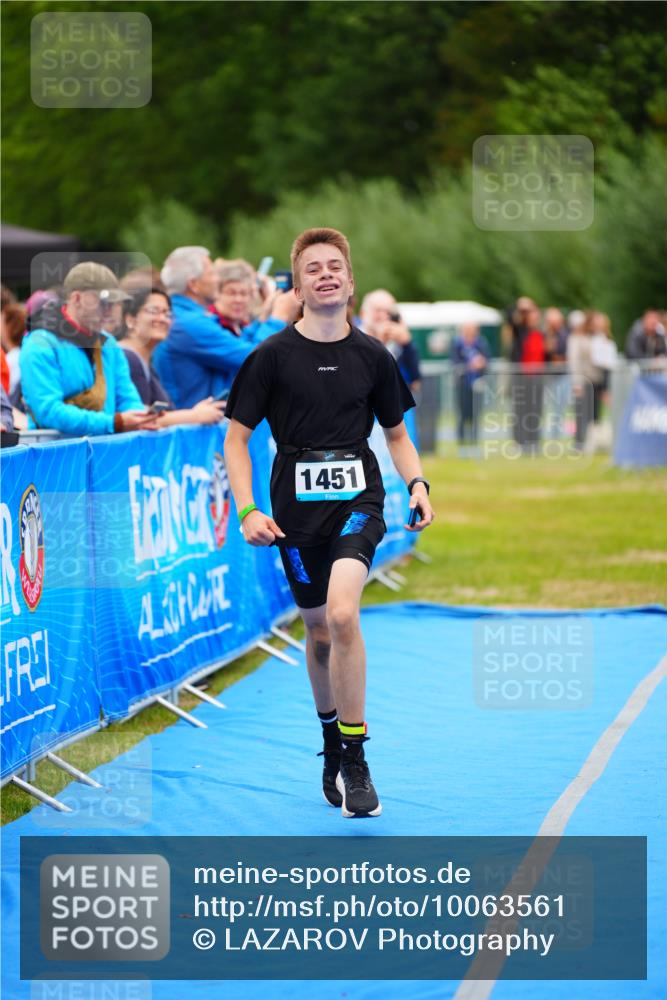30.08.2026 - Elbe Triathlon Hamburg LAZAROV Photography http://msf.ph/oto/10063561 30.08.2026 11:57:01 Ziel 1451 meine-sportfotos.de