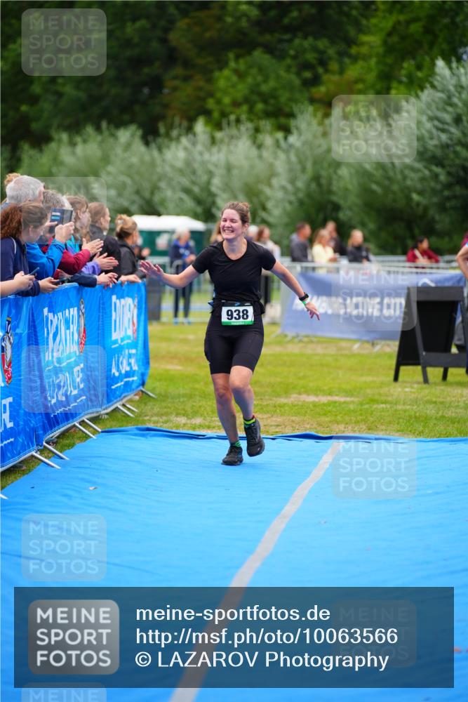 30.08.2026 - Elbe Triathlon Hamburg LAZAROV Photography http://msf.ph/oto/10063566 30.08.2026 11:57:25 Ziel 938 meine-sportfotos.de