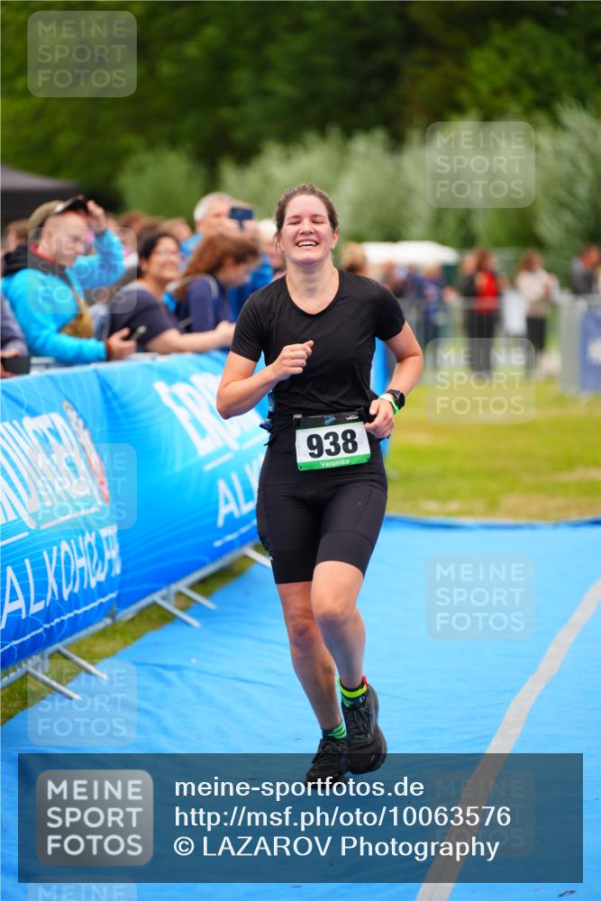 30.08.2026 - Elbe Triathlon Hamburg LAZAROV Photography http://msf.ph/oto/10063576 30.08.2026 11:57:27 Ziel 938 meine-sportfotos.de
