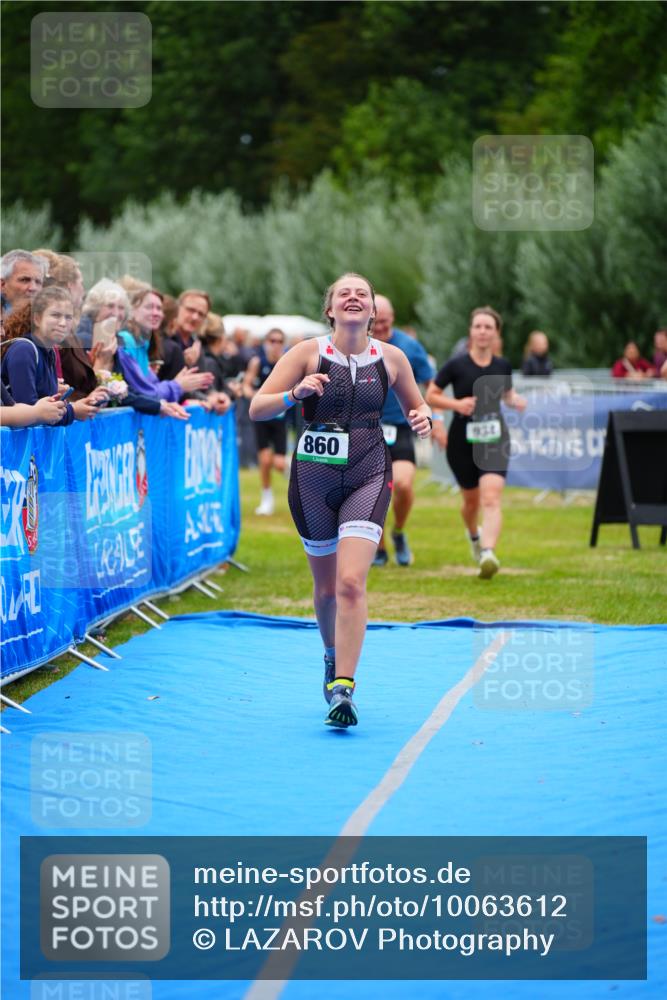 30.08.2026 - Elbe Triathlon Hamburg LAZAROV Photography http://msf.ph/oto/10063612 30.08.2026 11:57:44 Ziel 860, 934, 1304, 1410, 1457 meine-sportfotos.de