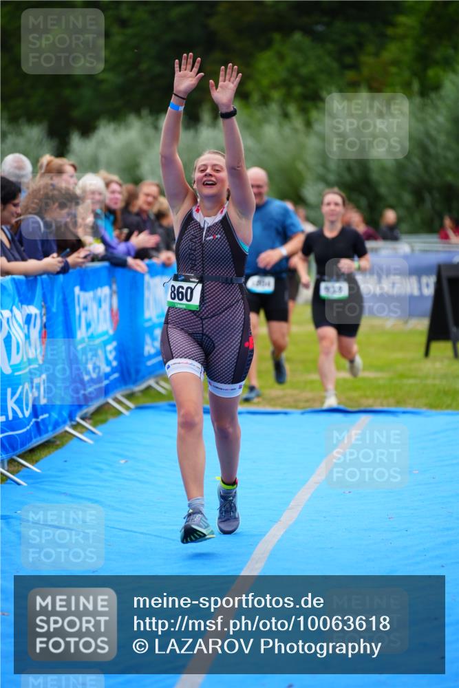30.08.2026 - Elbe Triathlon Hamburg LAZAROV Photography http://msf.ph/oto/10063618 30.08.2026 11:57:45 Ziel 860, 934, 1304, 1410, 1457 meine-sportfotos.de