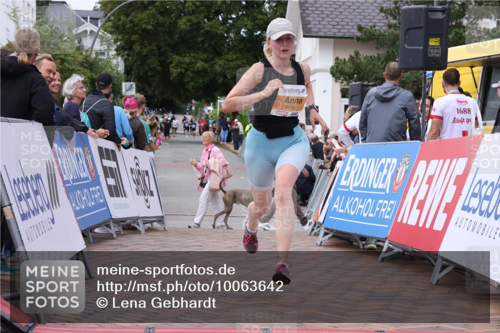 30.08.2026 - Blankeneser Heldenlauf Lena Gebhardt http://msf.ph/oto/10063642 30.08.2026 12:39:26 Ziel 2242, 2826, 4306 meine-sportfotos.de