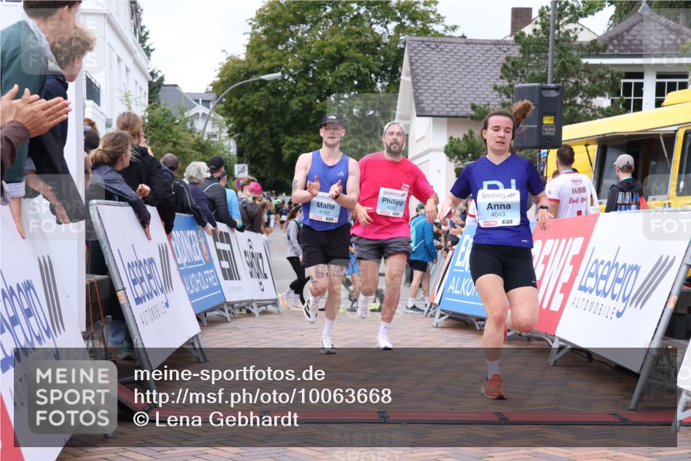 30.08.2026 - Blankeneser Heldenlauf Lena Gebhardt http://msf.ph/oto/10063668 30.08.2026 12:39:50 Ziel 4043, 4142, 4222 meine-sportfotos.de