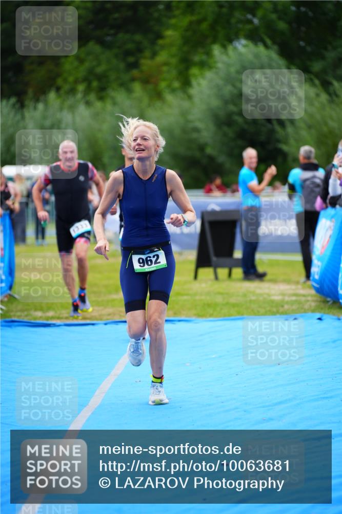 30.08.2026 - Elbe Triathlon Hamburg LAZAROV Photography http://msf.ph/oto/10063681 30.08.2026 11:58:07 Ziel 901, 962, 1333, 1443, 1458 meine-sportfotos.de