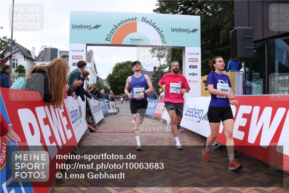 30.08.2026 - Blankeneser Heldenlauf Lena Gebhardt http://msf.ph/oto/10063683 30.08.2026 12:39:52 Ziel 4043, 4142, 4222 meine-sportfotos.de