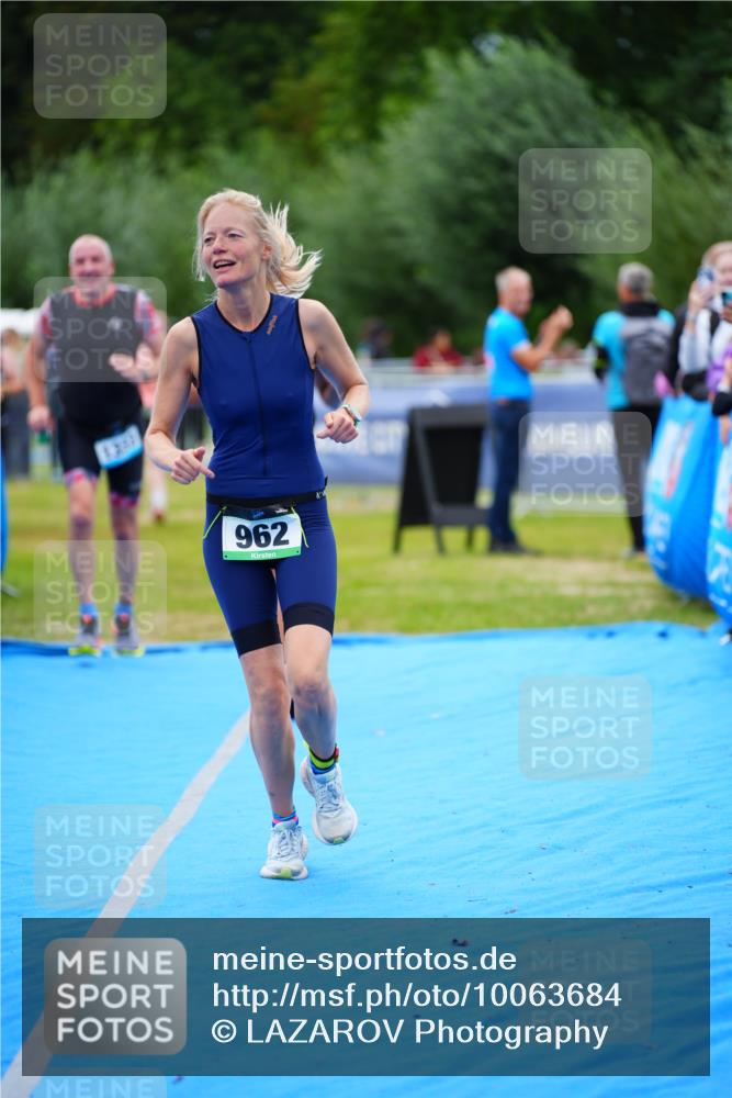 30.08.2026 - Elbe Triathlon Hamburg LAZAROV Photography http://msf.ph/oto/10063684 30.08.2026 11:58:08 Ziel 901, 962, 1333, 1458 meine-sportfotos.de