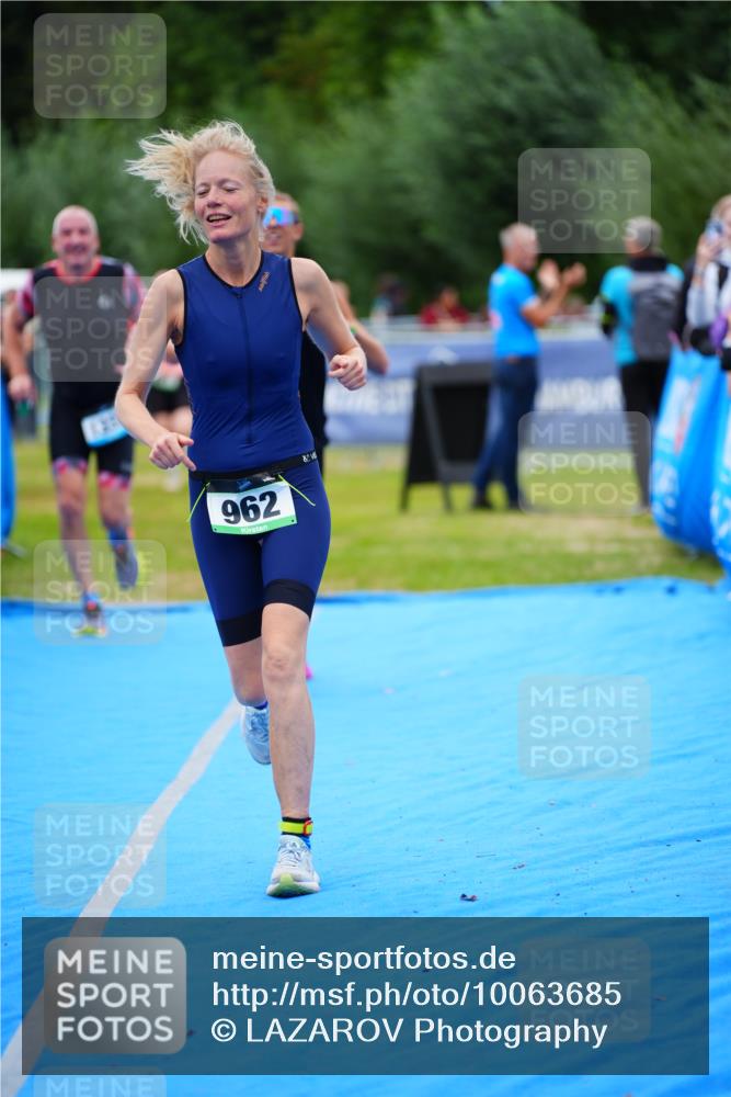 30.08.2026 - Elbe Triathlon Hamburg LAZAROV Photography http://msf.ph/oto/10063685 30.08.2026 11:58:08 Ziel 901, 962, 1333, 1458 meine-sportfotos.de