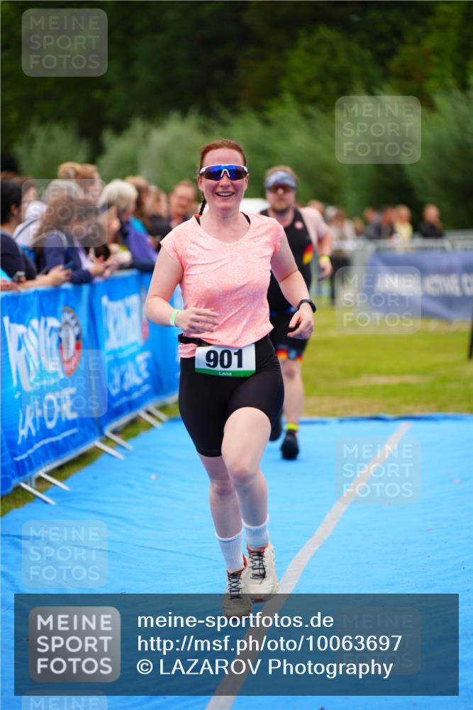 30.08.2026 - Elbe Triathlon Hamburg LAZAROV Photography http://msf.ph/oto/10063697 30.08.2026 11:58:15 Ziel 897, 901, 1181 meine-sportfotos.de