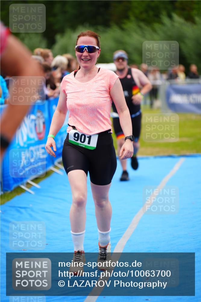30.08.2026 - Elbe Triathlon Hamburg LAZAROV Photography http://msf.ph/oto/10063700 30.08.2026 11:58:15 Ziel 897, 901, 1181 meine-sportfotos.de
