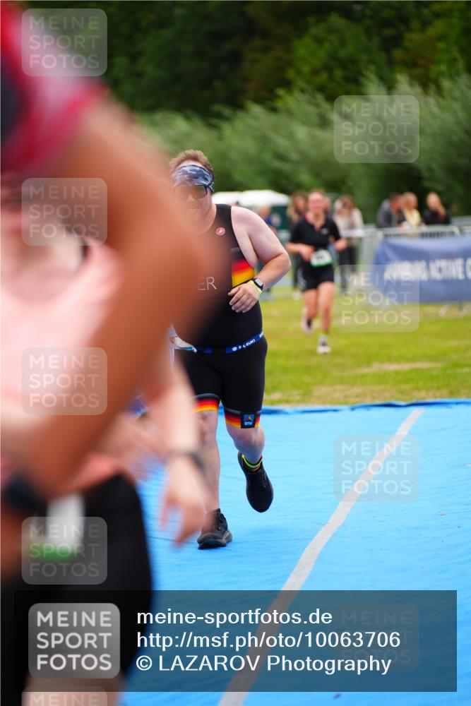 30.08.2026 - Elbe Triathlon Hamburg LAZAROV Photography http://msf.ph/oto/10063706 30.08.2026 11:58:17 Ziel 897, 901, 1181 meine-sportfotos.de