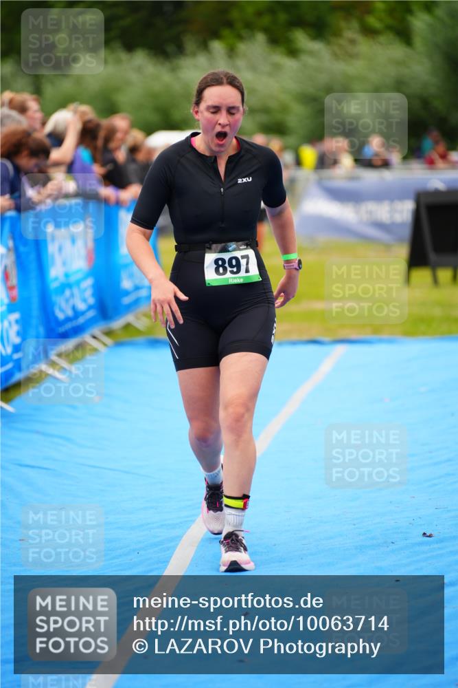 30.08.2026 - Elbe Triathlon Hamburg LAZAROV Photography http://msf.ph/oto/10063714 30.08.2026 11:58:24 Ziel 897, 940, 1462, 1575 meine-sportfotos.de